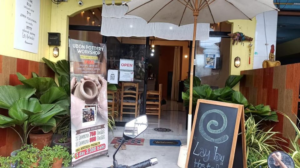 Lay Low AC Hostel Nr. Airport, Ubon ที่พัก เลโล  Hostel in Laos