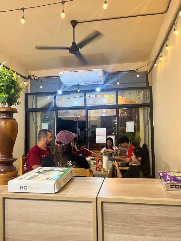 Lay Low AC Hostel Nr. Airport, Ubon ที่พัก เลโล  Hostel in Laos