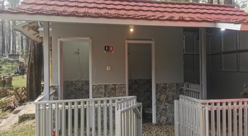 corak alam glamping Luxury tent in West Java