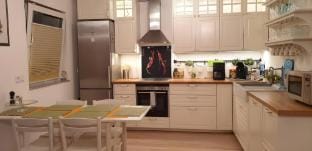 Bright 3-Room 2-BedRm 2-BathRm 15min to CityCenter Apartment in Bavaria
