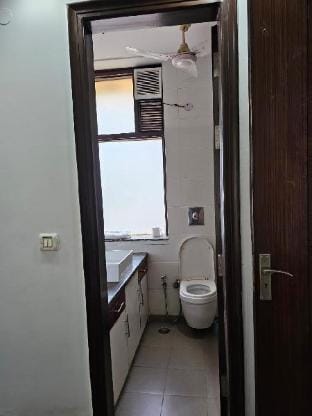 Affordable 3 Bedroom Rental Unit in Lajpat Nagar Apartment in New Delhi