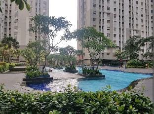 Cozy Pool View 2 BR Strong Wi-Fi Connected Mall Apartment in Jakarta