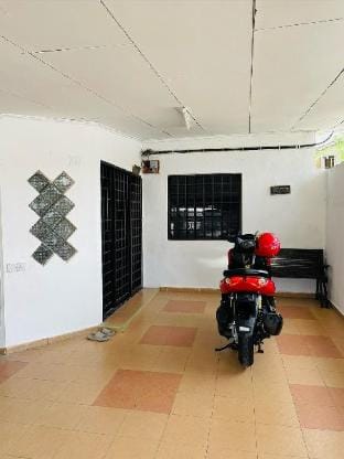 Home in Sepang, Homestay Mokhzan Muslim malay only Vacation rental in Port Dickson