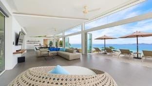 Villa Cabo 4 BR Panoramic Sea Views Villa in Ko Samui