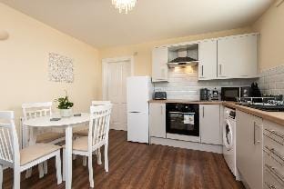 Modern ground floor apartment Vacation rental in England