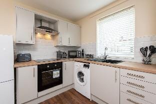 Modern ground floor apartment Vacation rental in England