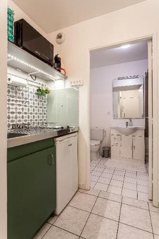 Studio calme et accueillant Metro Charonne Paris Apartment in Paris