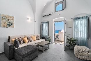 Dream Escape: Your Villa in Oia, Santorini Villa in Oia