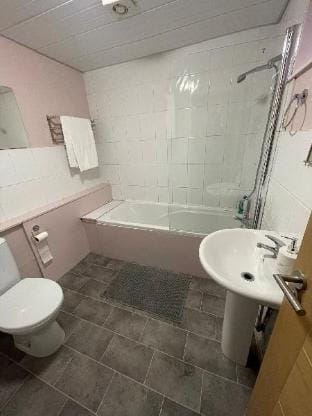 Lovely 4-bed Victorian  House Vacation rental in Stoke-on-Trent