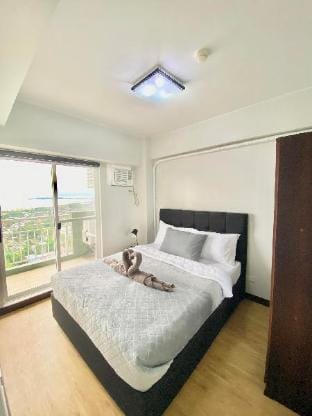 Verdon Parc 2BR  Unit with balcony and Ocean View Apartment in Davao City