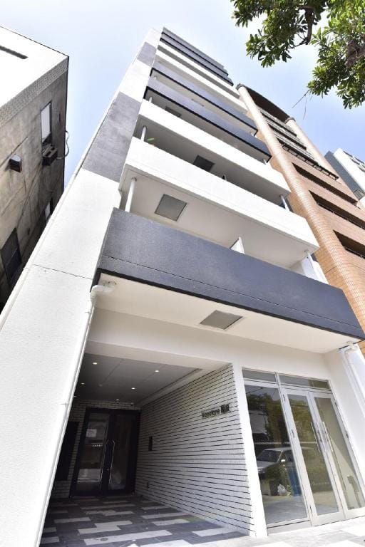 Great Location Near Dotonbori/Up to 6 Guests/Long Stay Welcome/WiFi Available/Monotone Namba Apartment in Osaka