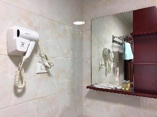R401-Bright & quite place in Dang Thai Mai, Tay Ho Apartment in Laos