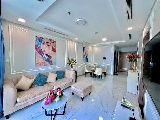 Down 20% Spacious 2BR Landmark81 ~Free Gym & Pool Apartment in Ho Chi Minh City