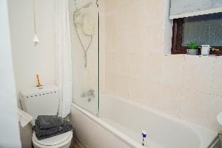 Modern 2BR Flat London-Watford Apartment in London Borough of Islington