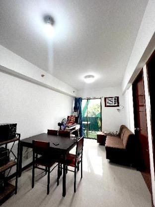 2BR Condo with Balcony near airport and city area Apartment in Davao City
