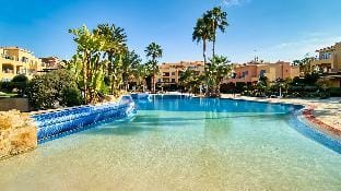 Luxury Pools Jacuzzi, 300m to Sea & Paphos Harbor Apartment in Paphos