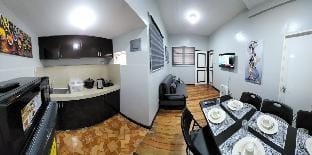 Trancoville 1 BR Guest Suite w/ Parking Vacation rental in Baguio