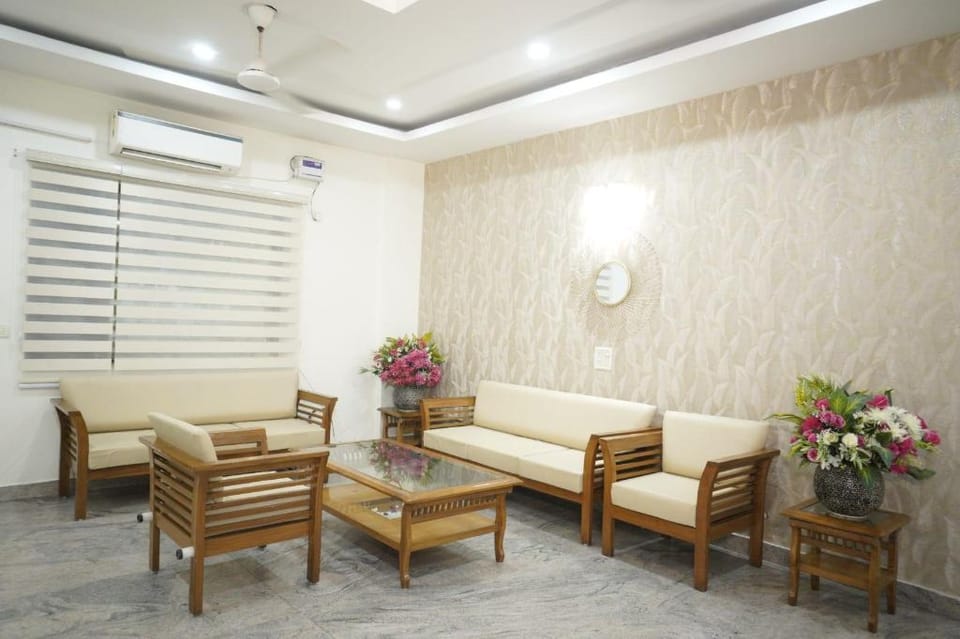 Purple Tree Villa Delhi Hotel in Gurugram
