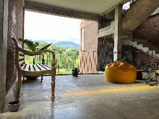 Full Villa with 3 BR and a Pool & a cook in Kandy Villa in Gangawatakorale