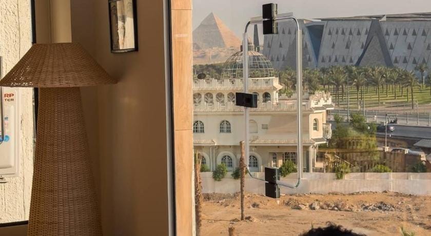 "Hot Tub on the Pyramid view, a bohemian dream" Apartment in Egypt