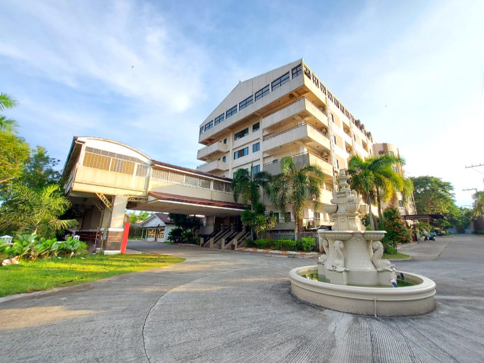 Whitewoods Convention & Leisure Hotel by SMS Hospitality Hotel in Calabarzon