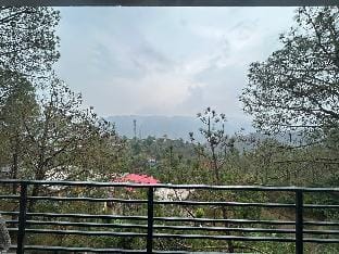Divine Stay - 3BHK, AC, WiFi, Kitchen Apartment in Himachal Pradesh