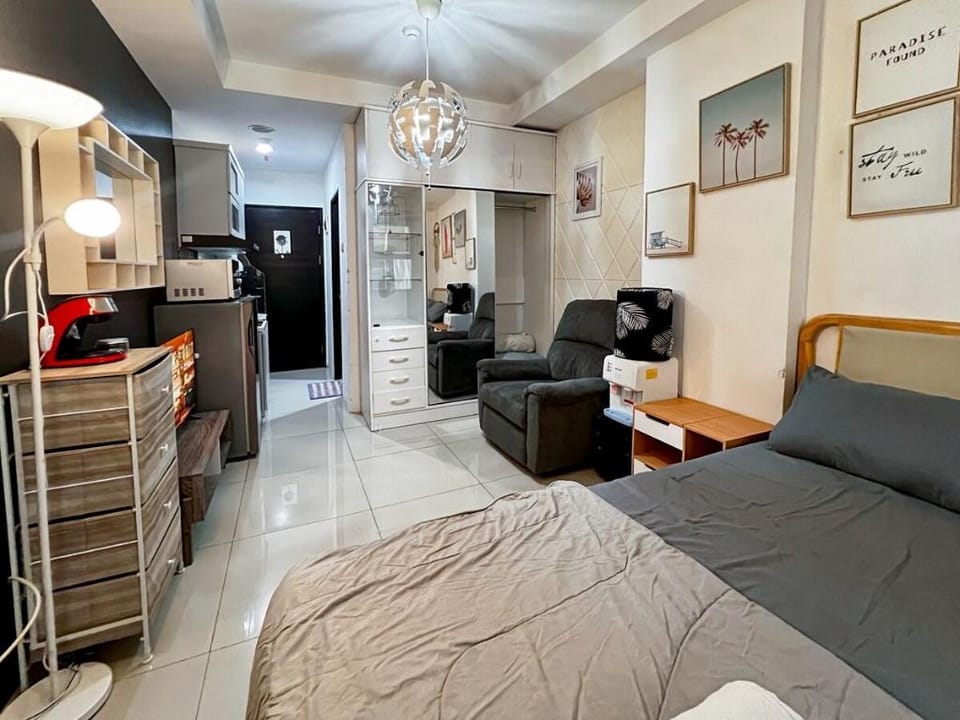 Cozy & Modern Apt Studio w/ Wi-Fi, Netflix & Pool Apartment in Jakarta