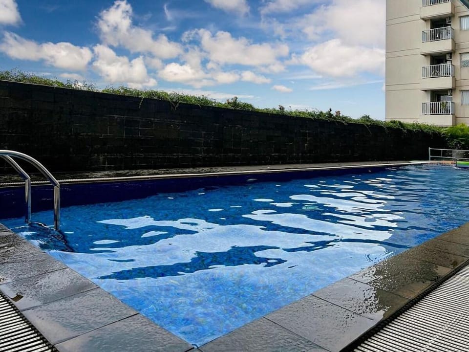Cozy & Modern Apt Studio w/ Wi-Fi, Netflix & Pool Apartment in Jakarta