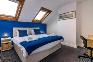 The Avenue House with Private Garden, Sleeps 10 Vacation rental in Nottingham