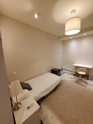 Hotel-like serviced studio & bathroom Apartment in Hyderabad