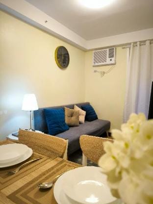Relaxing Condo w/ Balcony & Pool Vacation rental in Davao City