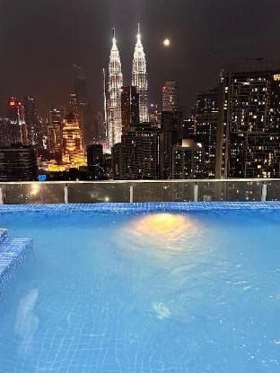 The Colony by Infinitum KLCC Sky Pool, KualaLumpur Vacation rental in Federal Territory of Kuala Lumpur