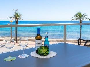 Beachside apartment in Cala Millor Vacation rental in Llevant