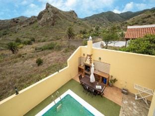 Villa in Tenerife with Pool and Sea Views Vacation rental in Canary Islands