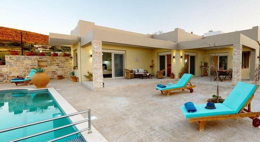 Villa Urania - Kamilari Villa in Crete Region