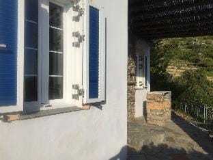 Holidayhouse with garden Vacation rental in Decentralized Administration of the Aegean