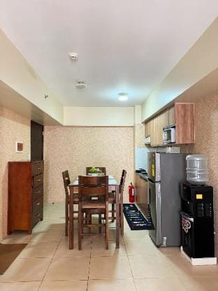Homey Stay 1BR: pool, wifi, netflix ready Apartment in Lapu-Lapu City