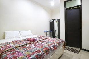 Saloka Guest House & Residence Hotel in Bandung