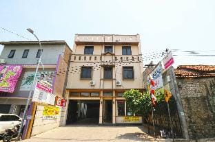 Saloka Guest House & Residence Hotel in Bandung