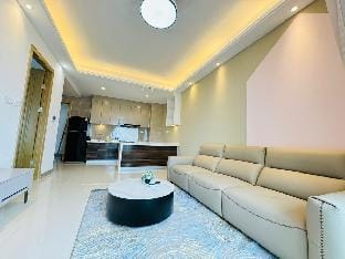 R & F Luxury Sea View Bedroom Apartment in Johor Bahru