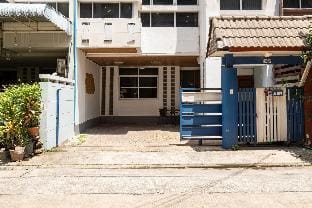 Baan Srifah Chatuchack Vacation rental in Bangkok