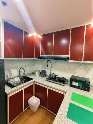 Walking distance to MOA Apartment in Pasay