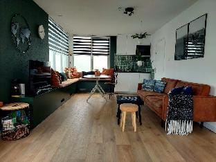 Guesthouse next to Amsterdam  $ free parking Vacation rental in Amsterdam