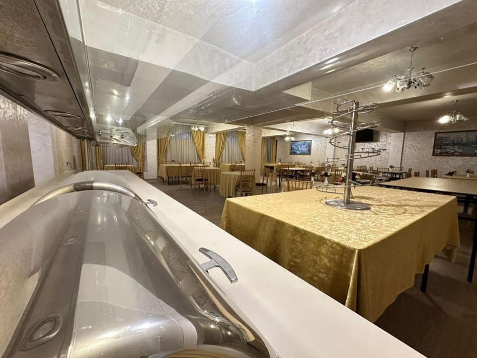 The Family Hotel - Free Massage Hotel in Baku