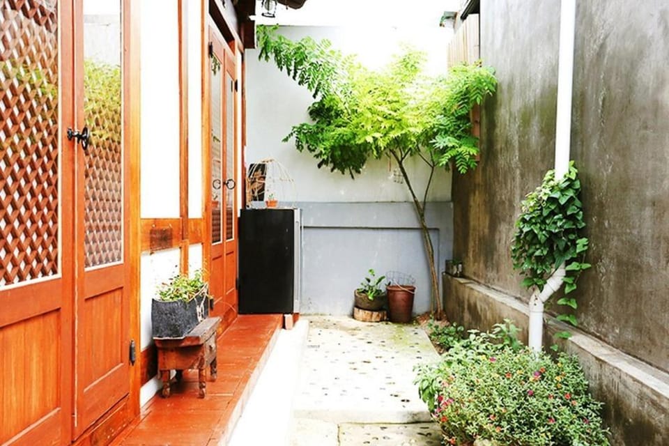 Jeonju Hanok Village under Mountain Pension Bed and Breakfast in South Korea