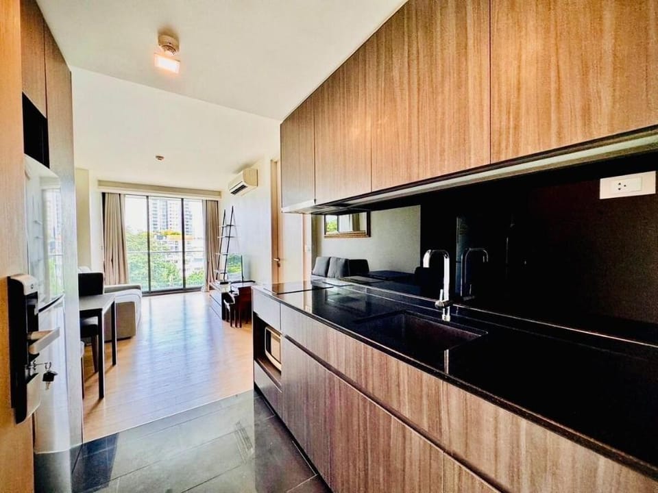 Cozy 50sqm 1BR Garden-View 700m BTS ThongLo, SKV49 Apartment in Bangkok