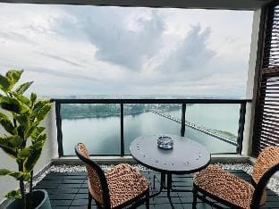 Luxurious Seaview 2BR at R&F Seine Region by ANJU Apartment in Johor Bahru