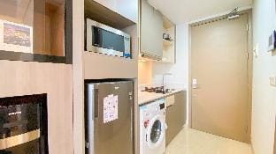 Warm Cozy Studio Apartment Gold Coast By Travelio Apartment in Jakarta