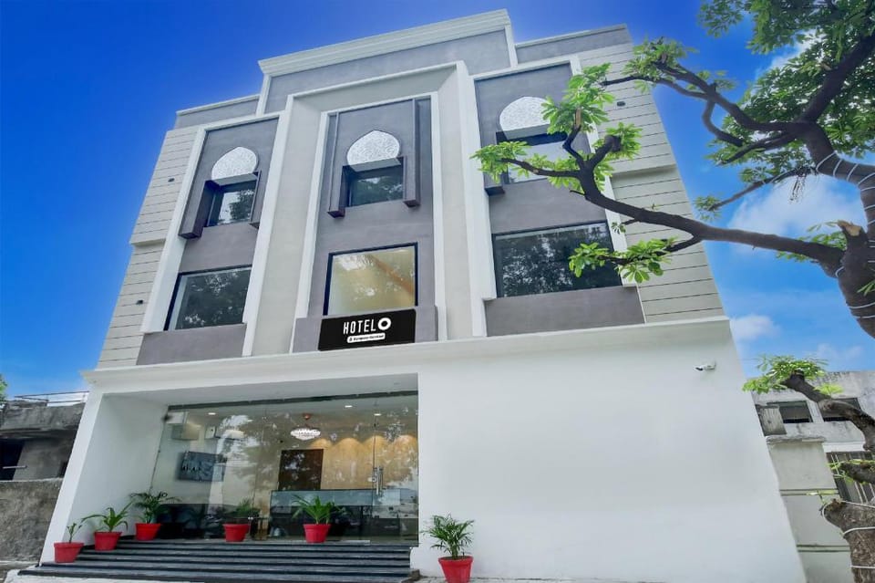 Hotel O SS GRAND SUITES Hotel in Ludhiana