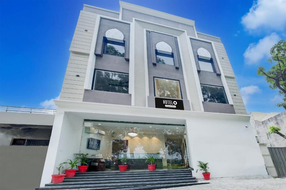 Hotel O SS GRAND SUITES Hotel in Ludhiana